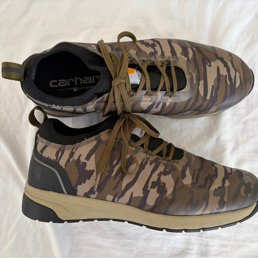 Carhartt Camo Shoes-lightweight skid proof tread Men’s 10.5US NWOT